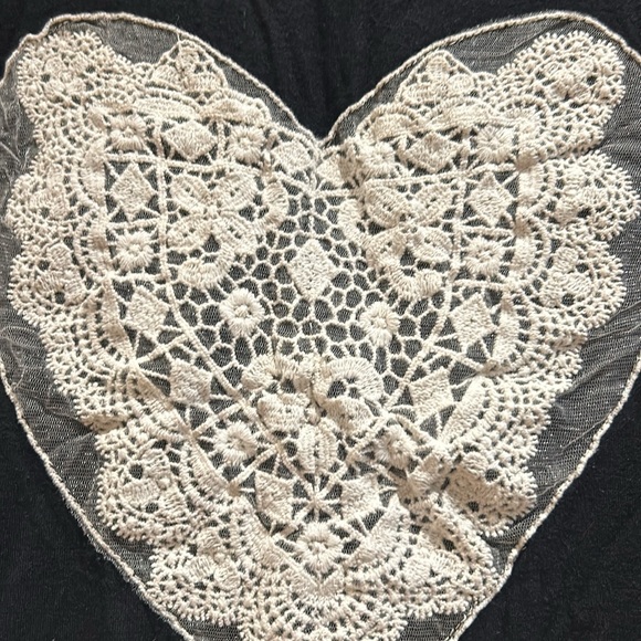 🎁Crop top with lace heart - Picture 2 of 2